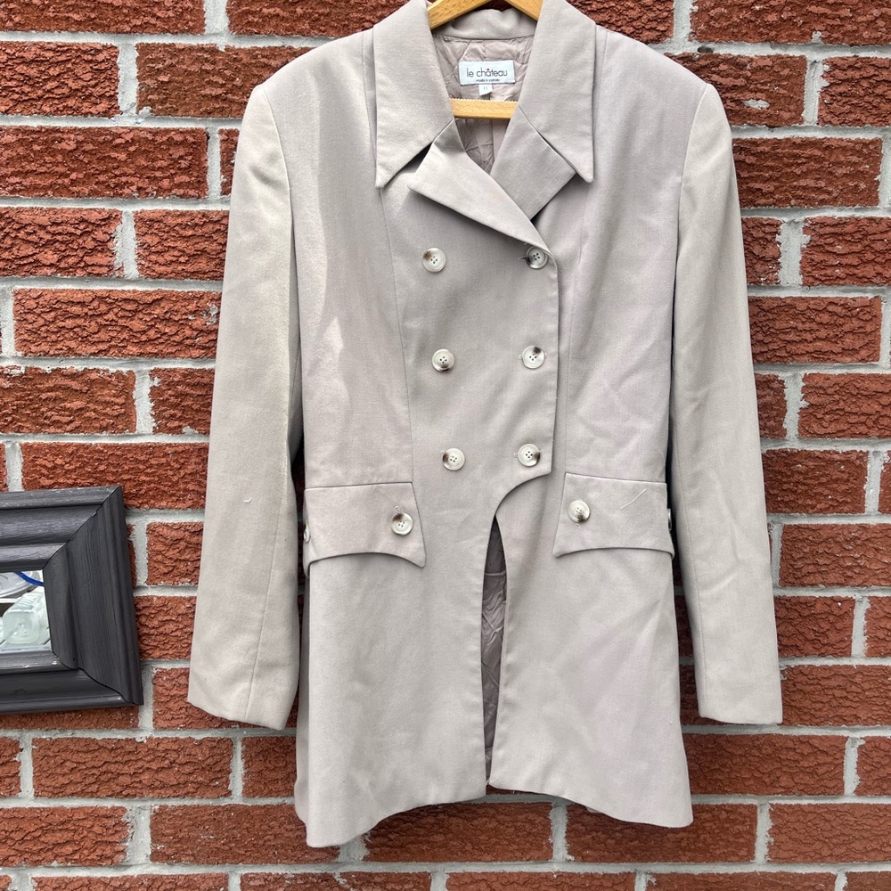 Vintage Le Chateau Tan Blazer with Notched Lapel and Tailored Fit